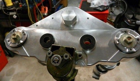 70-71 Aluminum top tree set up for a Road King lock.  17-4 PH Billet 3 piece steering stem.
