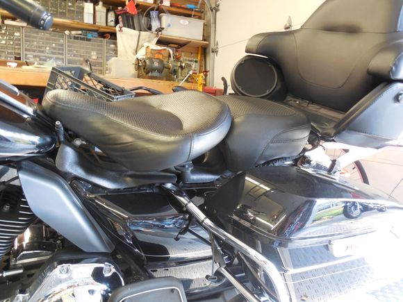 2014 FLHTK  HD Police seat w/ mustang rear seat.