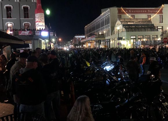 Crowds?  What crowds?