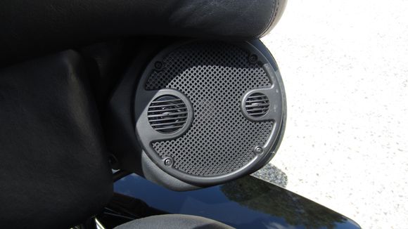 J & M 5.25" speakers in rear pods