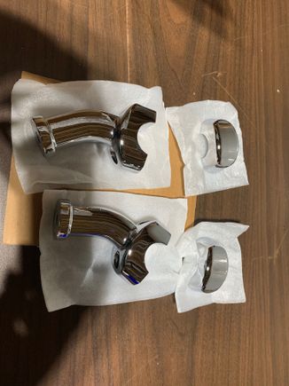 Curved pullback risers