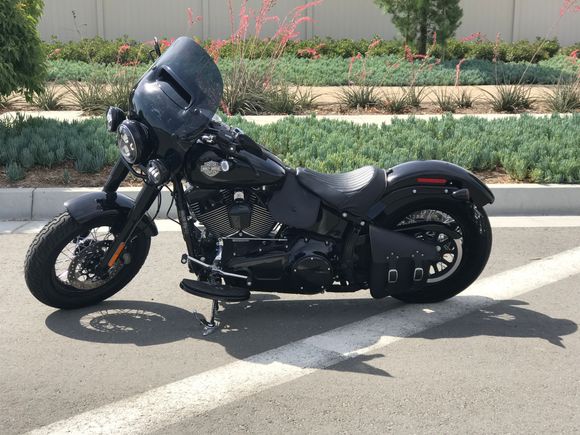 Added:
HD swingarm bag
HD Vented windspliter
HD LED Aux lights