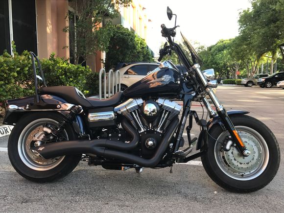 08 FXDF, Progressive Monotube Fork, Progressive 490 Sport on Rear Shocks, Windvest, LED and V&H Big Radius 2-1.. 95Tq/80hp Stock engine !