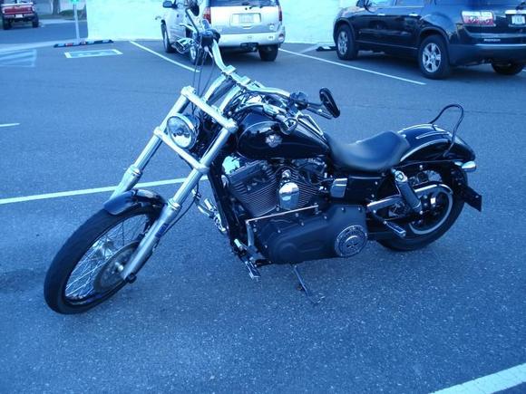 Wide Shot W/ Pullback Risers
HD#56267-09