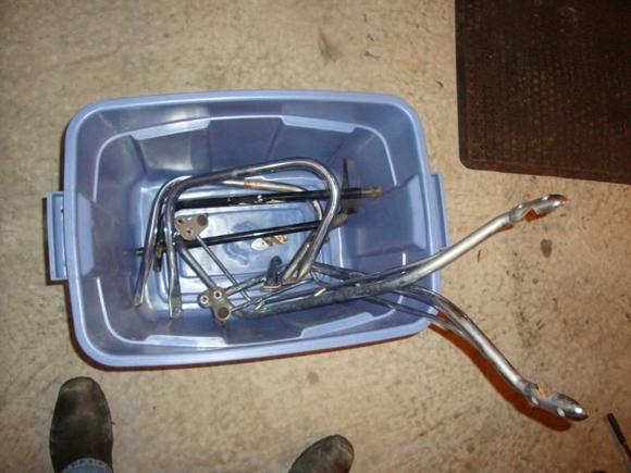 how many buckets does a 2000 road king fit into? lol! all the saddlebag supports and trim