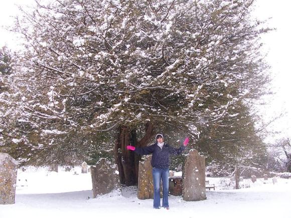 wife in graveyard!!! no coment