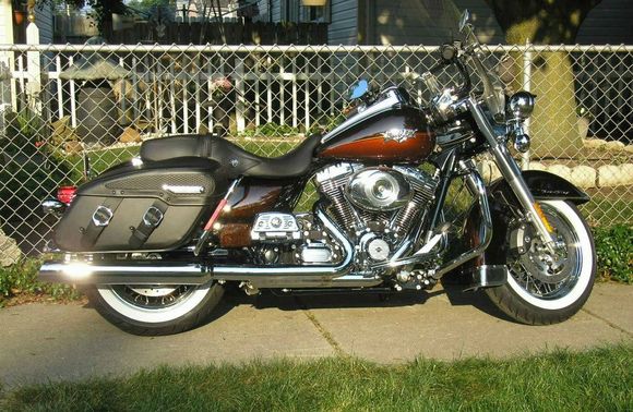 2011 Road king Classic w/103 two-tone Candy Root Beer