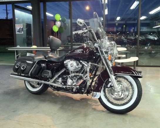 2005 FLHRCI at the dealership.