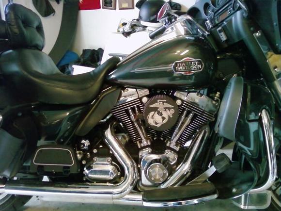 New Stage 1 A/C from Fuel Moto USA, Black Powder Coated Back Plate, Custom Black Powder Coated Eagle Globe and Anchor cover.