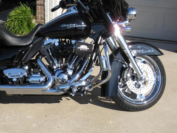 Fred Dorrell's Street Glide with our Adrenaline wheels and our floating chrome matching rotors.