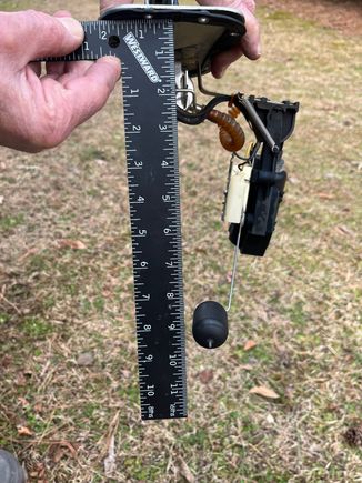 float looks too close to the centerline of the tank