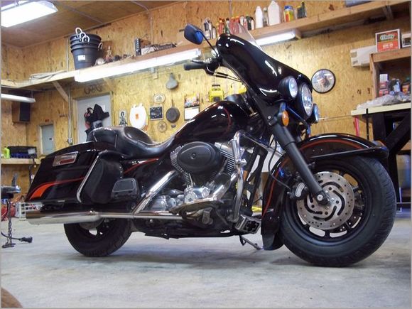 2005 FLHT.