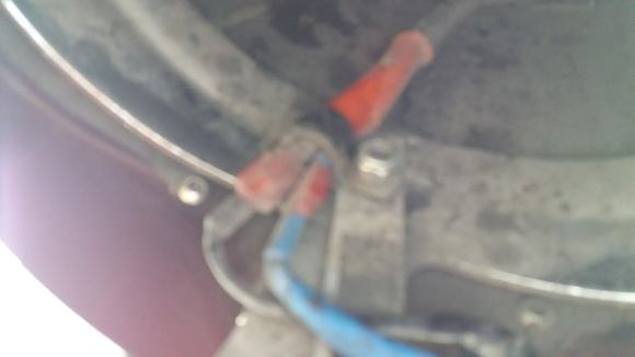 A closer look at the existing bolt.