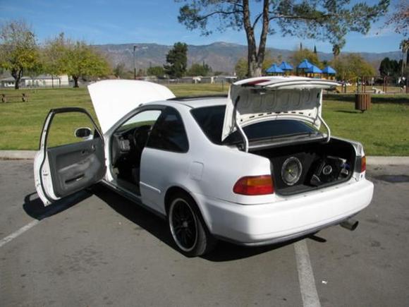 Two 10s custom trunk space