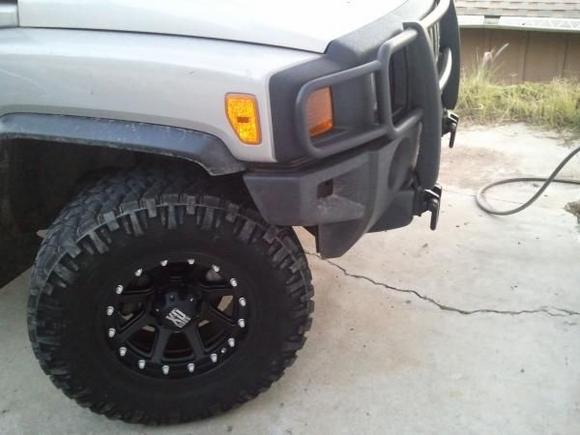 Black Wheels, Black Grill