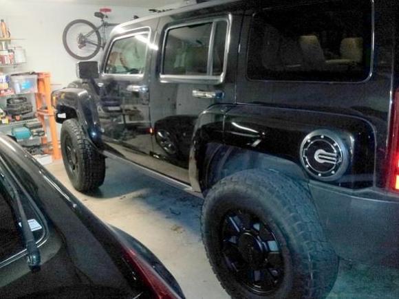 PlastiDipped H3x wheels, 295/70R18s
