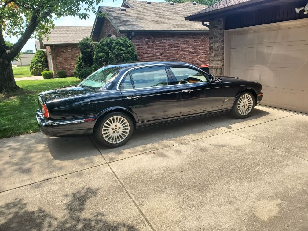 2006 Jaguar Vanden Plas - 06 Vanden Plas - Used - VIN SAJWA82B96SHO1223 - 82,000 Miles - 8 cyl - Automatic - Sedan - Black - Springfield, MO 65807, United States