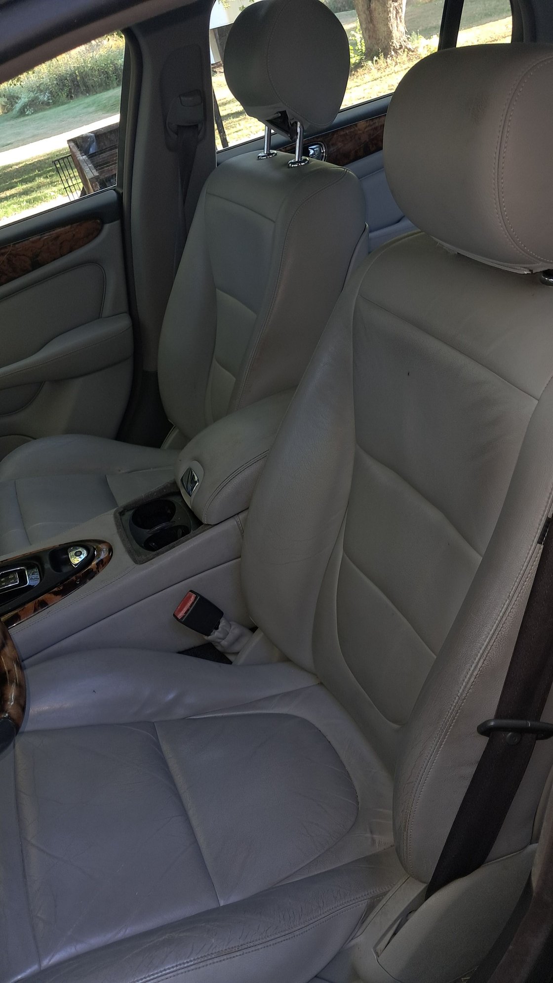 2004 Jaguar XJ8 - 2004 JAGUAR XJ8 - needs repair or good parts car - Used - VIN SAJEA71C94SG09252 - 129,000 Miles - 8 cyl - 2WD - Automatic - Sedan - Black - Kappa, IL 61738, United States