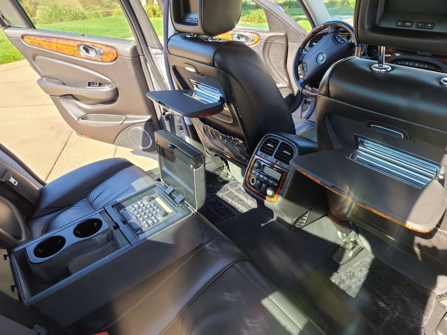 2006 Jaguar Super V8 - 2006 Jaguar Supercharged (Super V8) - Used - VIN SAJWA82C26TG49890 - 73,100 Miles - 8 cyl - 2WD - Automatic - Sedan - Silver - Valley Center, CA 92027, United States