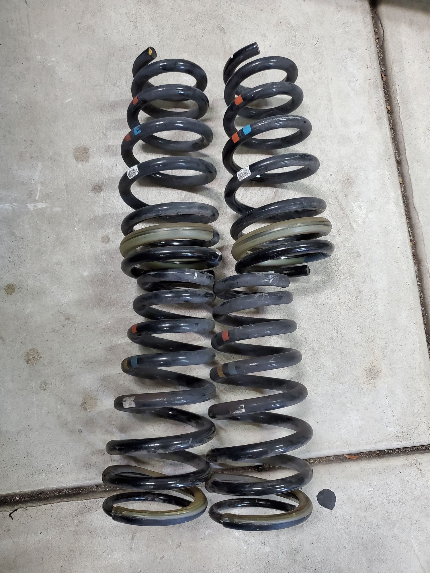 Steering/Suspension - F type s rear wheel drive coils springs 29k miles on them - Used - 2014 to 2019 Jaguar F-Type - Chicago, IL 60631, United States