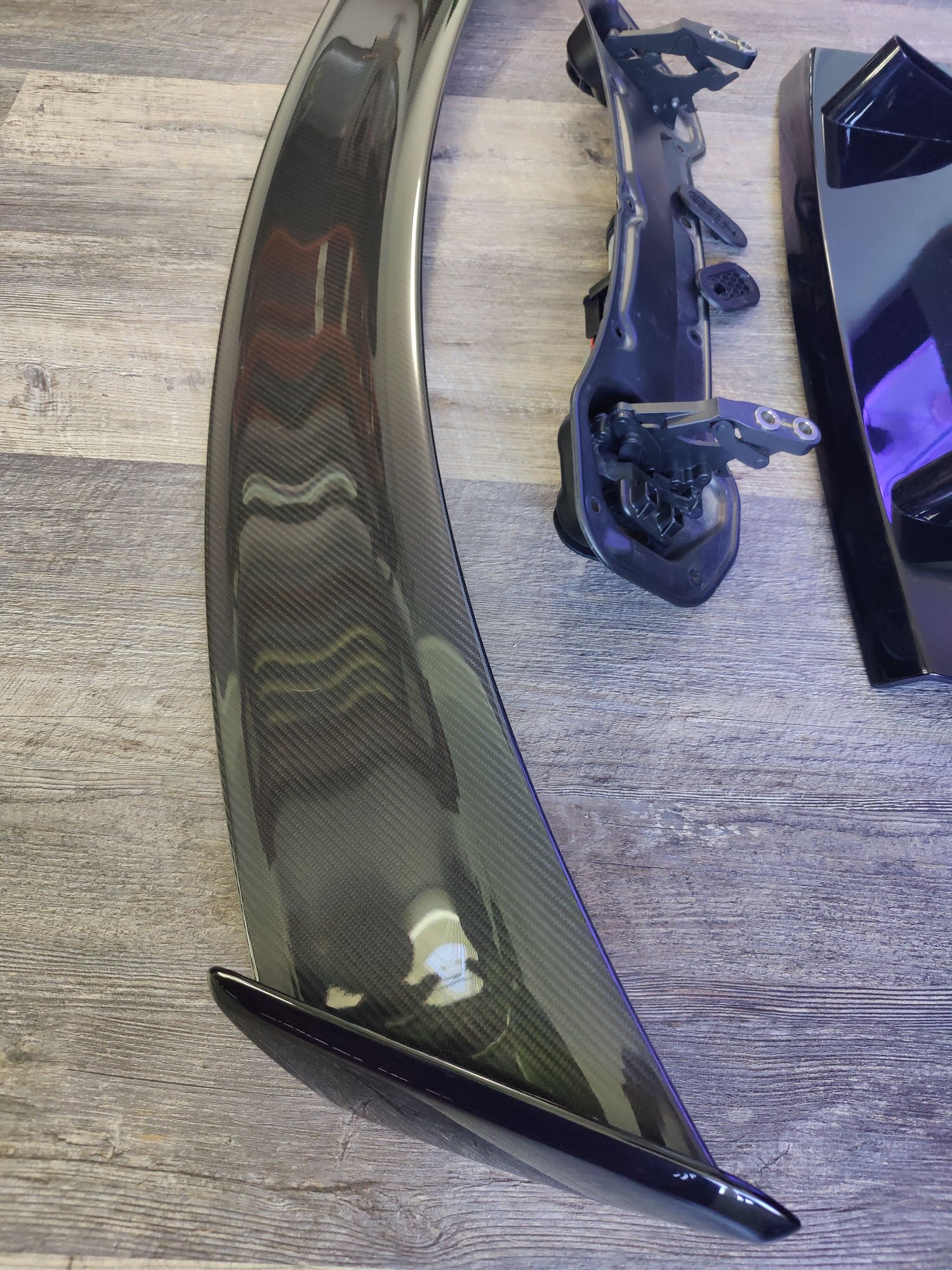 Exterior Body Parts - F-Type Coupe SVR Spoiler Assembly - Used - 2015 to 2020 Jaguar F-Type - Rockford, IL 61108, United States