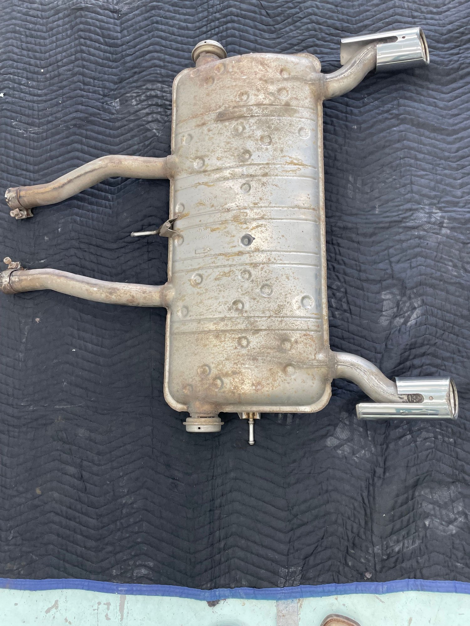 Engine - Exhaust - 2007 4.2L without supercharger muffler & pipe (backbox) complete - Used - 2007 to 2011 Jaguar XK - Springfield, NH 03284, United States
