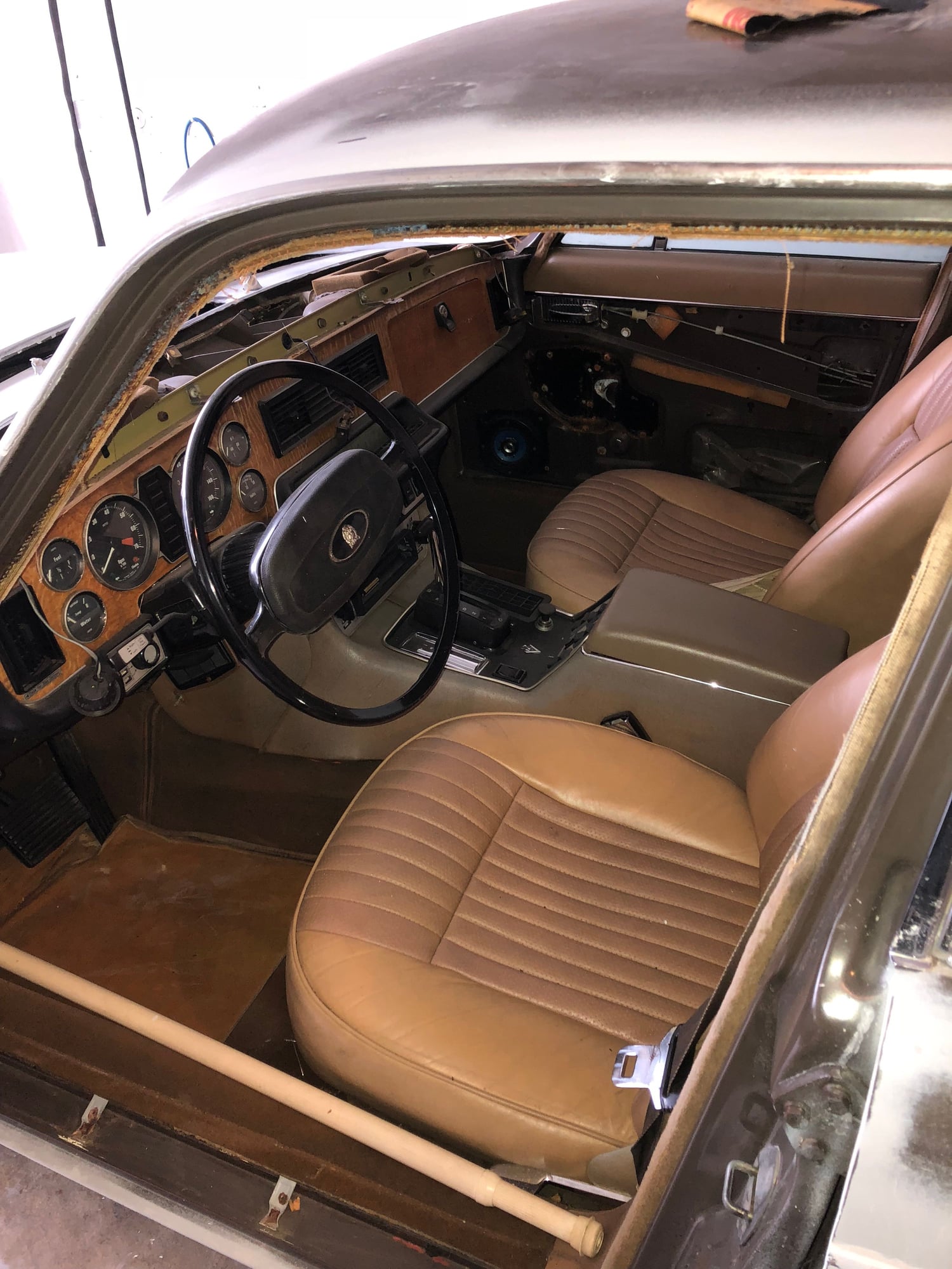 1974 Jaguar XJ12 - 1974 XJ12L Unfinished Running Project - Used - VIN UE2R5068400000000 - 77,800 Miles - 12 cyl - 2WD - Automatic - Sedan - Brown - Euless, TX 76040, United States