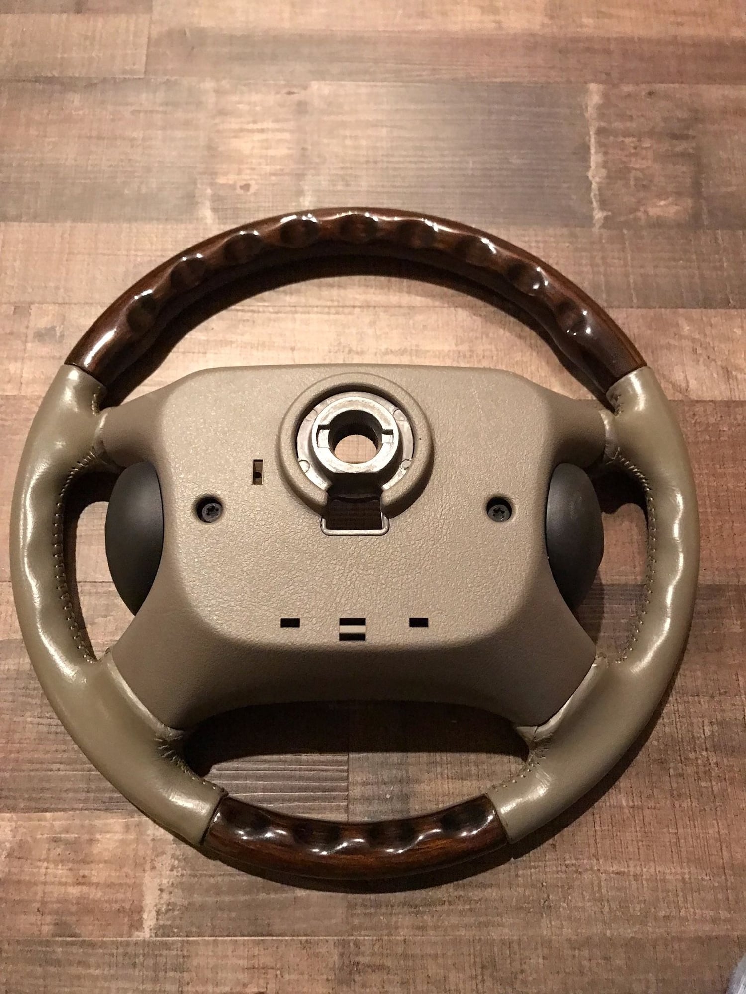 Interior/Upholstery - For Sale Steering Wheels 1997-2006 XK 1998-2003 XJ - Used - 0  All Models - Maryville, TN 37803, United States