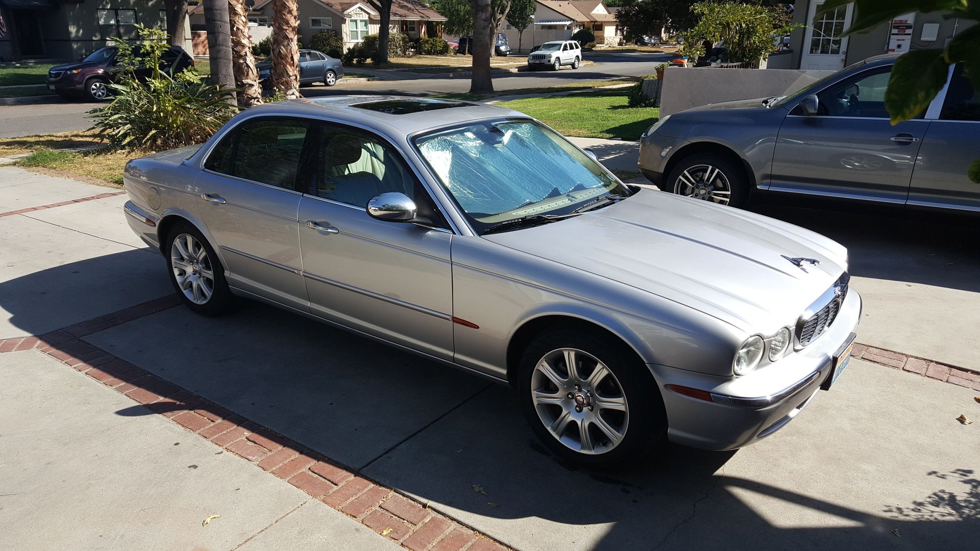 2004 Jaguar Vanden Plas - 2004 Jaguar XJ Vanden Plas Pampered and Well Maintained - Used - VIN SAJWA74C64SG22928 - 126,000 Miles - 8 cyl - 2WD - Automatic - Sedan - Silver - Winnetka, CA 91306, United States