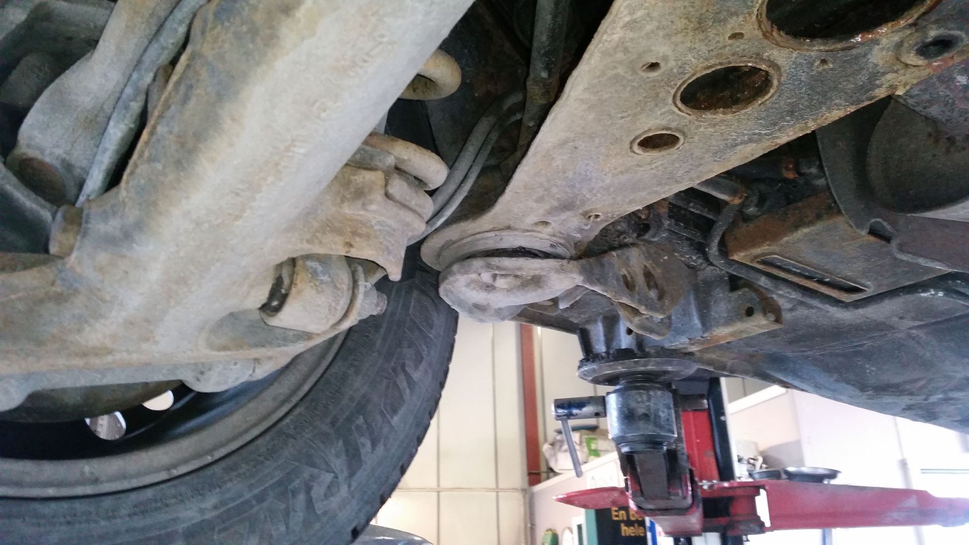 Replacement of rear subframe bushings / Aframe bushings Page 2