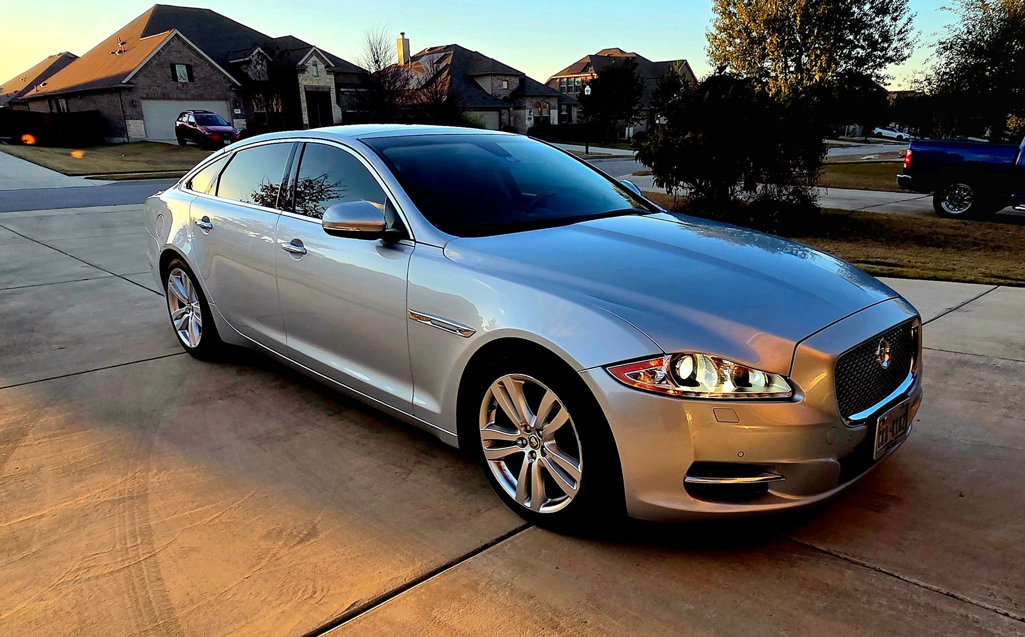 2011 Jaguar XJ - 2011 Jaguar XJL - Used - VIN Sajwa2gb4blv10476 - 76,800 Miles - 8 cyl - 2WD - Automatic - Sedan - Silver - Georgetown, TX 78628, United States