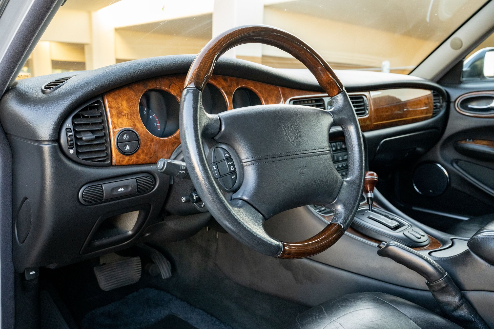 2003 Jaguar Vanden Plas - 2003 Jaguar Vanden Plas Super V8 for sale on Bring A Trailer - Used - VIN SAJDA25B03MF57772 - 53,678 Miles - 8 cyl - 2WD - Automatic - Sedan - Silver - Studio City, CA 91602, United States