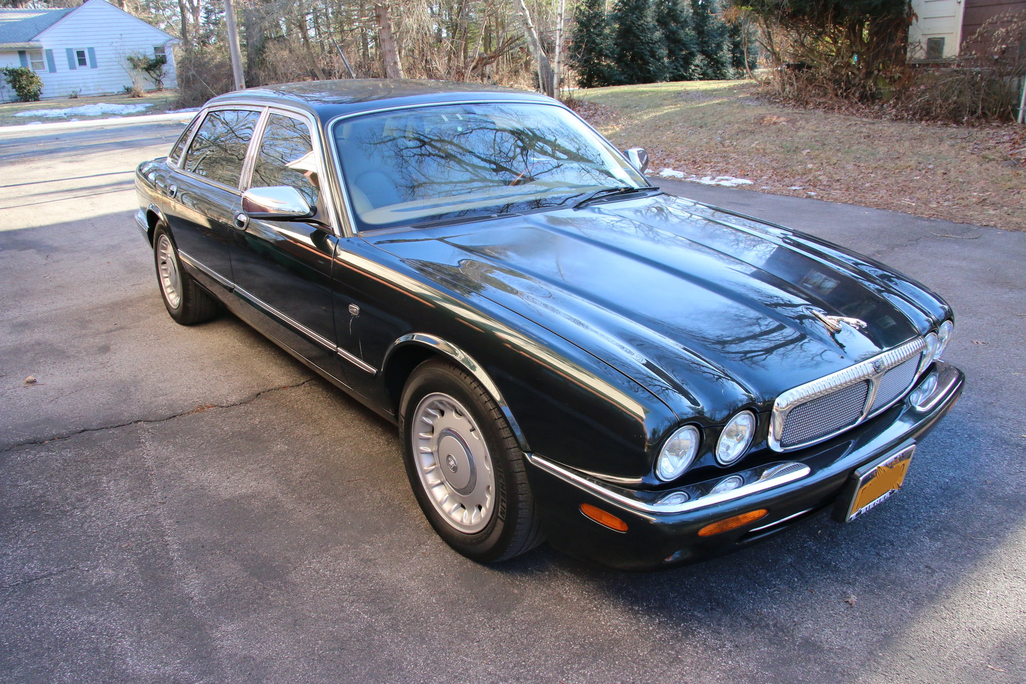 1998 Jaguar Vanden Plas - 1998 Jaguar Vanden Plas XJ8 - Used - VIN SAJKX624XWC837130 - 106,800 Miles - 8 cyl - 2WD - Automatic - Sedan - Other - Wappingers, NY 12601, United States