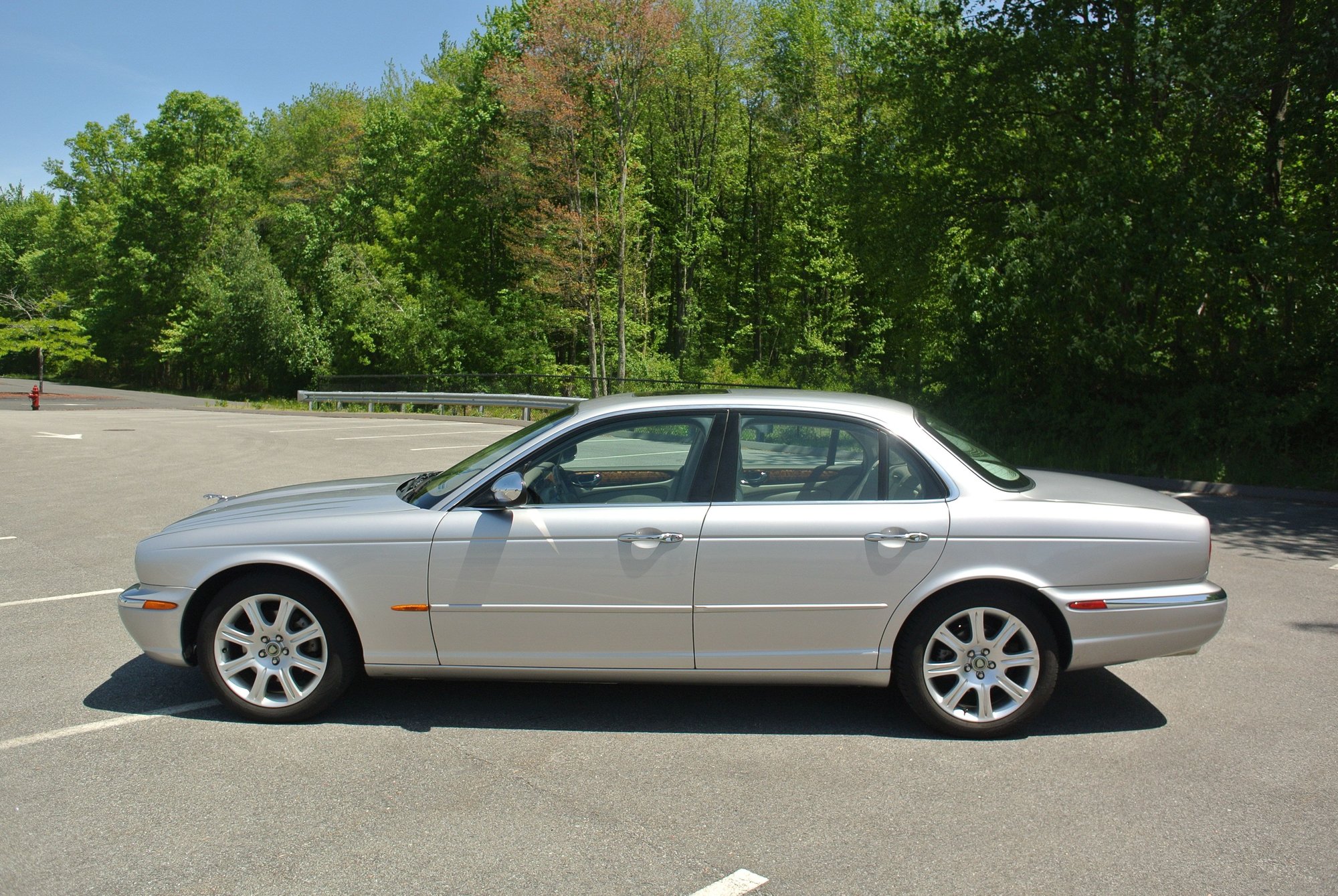 2004 Jaguar Vanden Plas - 2004 Jaguar Vanden Plas with fully fucntioning factory air-electronic suspension - Used - VIN SAJEA74C14SG11606 - 167,200 Miles - 8 cyl - 2WD - Automatic - Sedan - Silver - South Windsor, CT 06074, United States