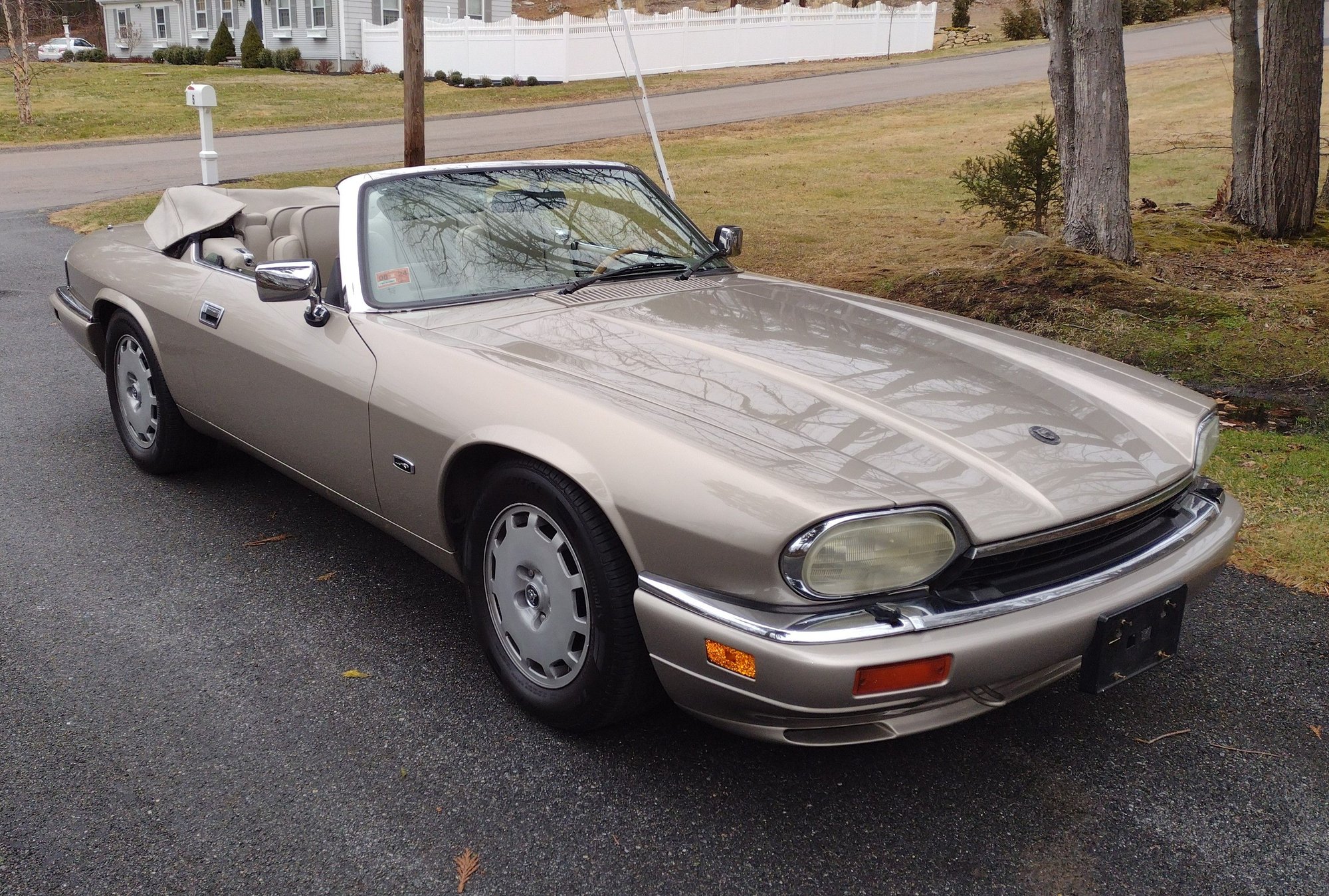 1996 Jaguar XJS - 1996 Jaguar XJS Convertible - Used - VIN SAJXN2749TC225415 - 75,000 Miles - 6 cyl - 2WD - Automatic - North Scituare, RI 02857, United States