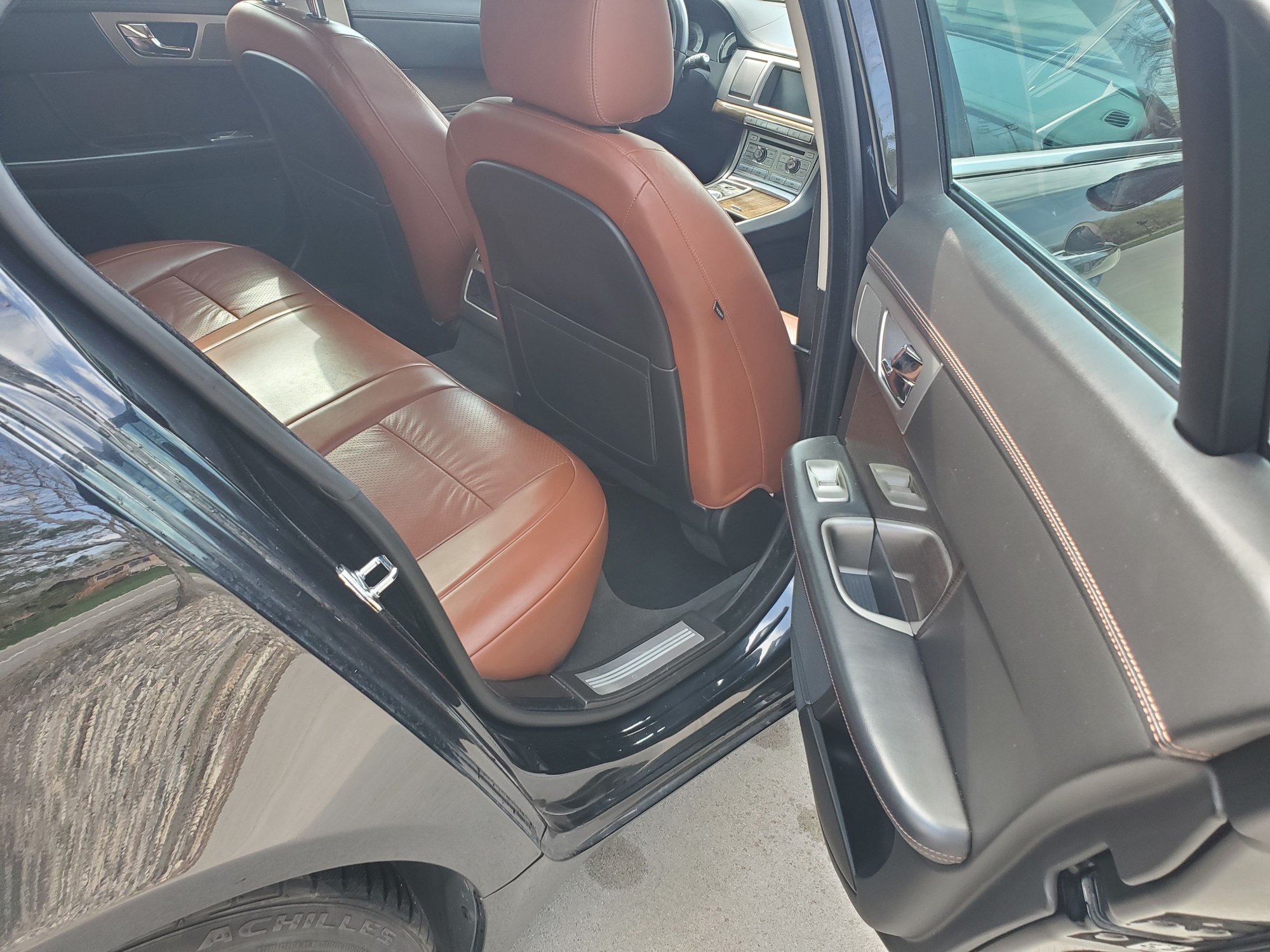 2009 Jaguar XF - 2009 Jaguar XF Supercharged - Used - VIN SAJWA07C391R10483 - 95,000 Miles - 8 cyl - 2WD - Automatic - Sedan - Black - Champlin, MN 55316, United States