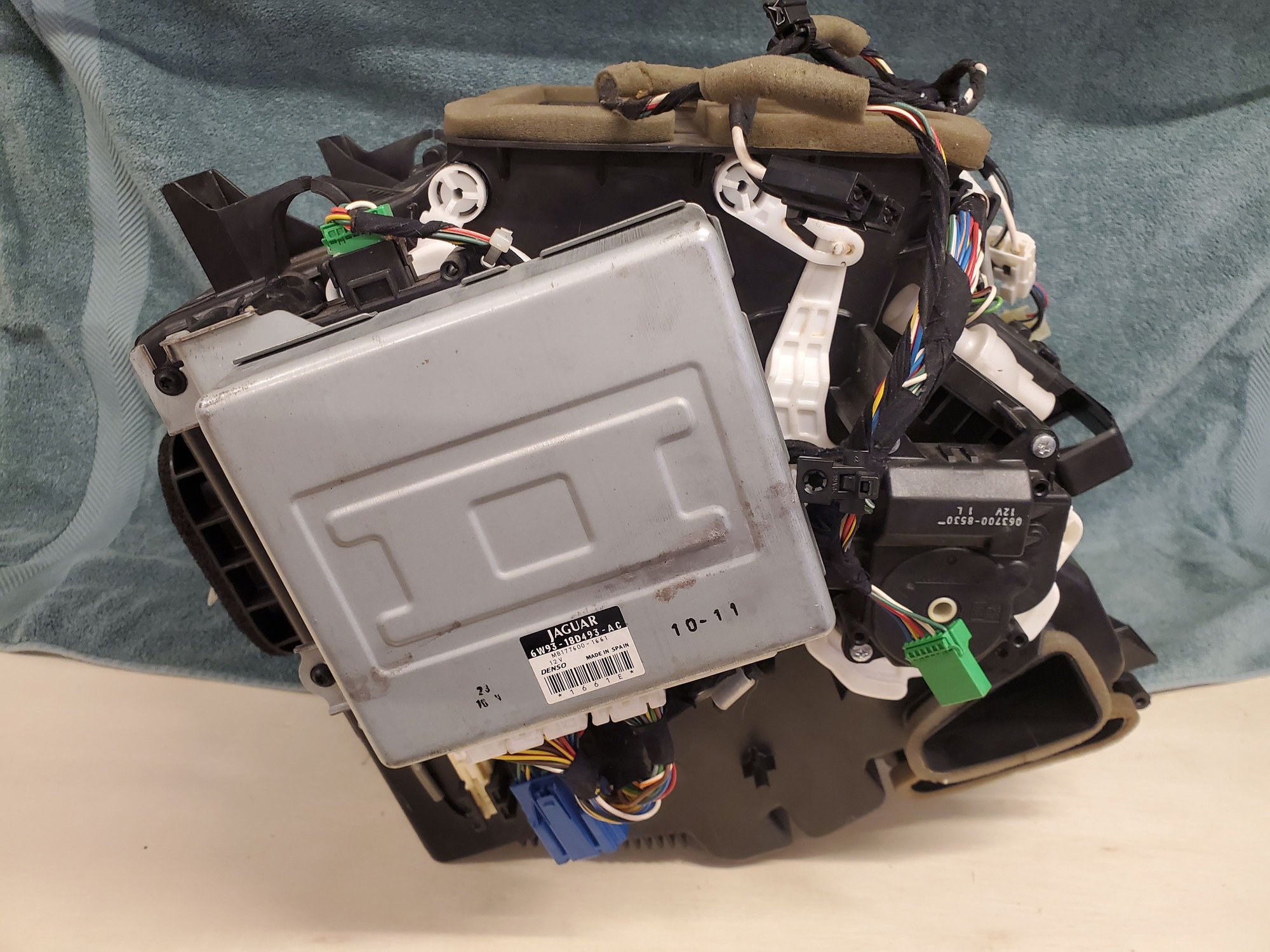 Miscellaneous - Jaguar XJ8 (X350) 2003-2009 New HVAC Evaporator / Heater Assy - New - 2003 to 2009 Jaguar XJ8 - Pleasantville, NY 10570, United States