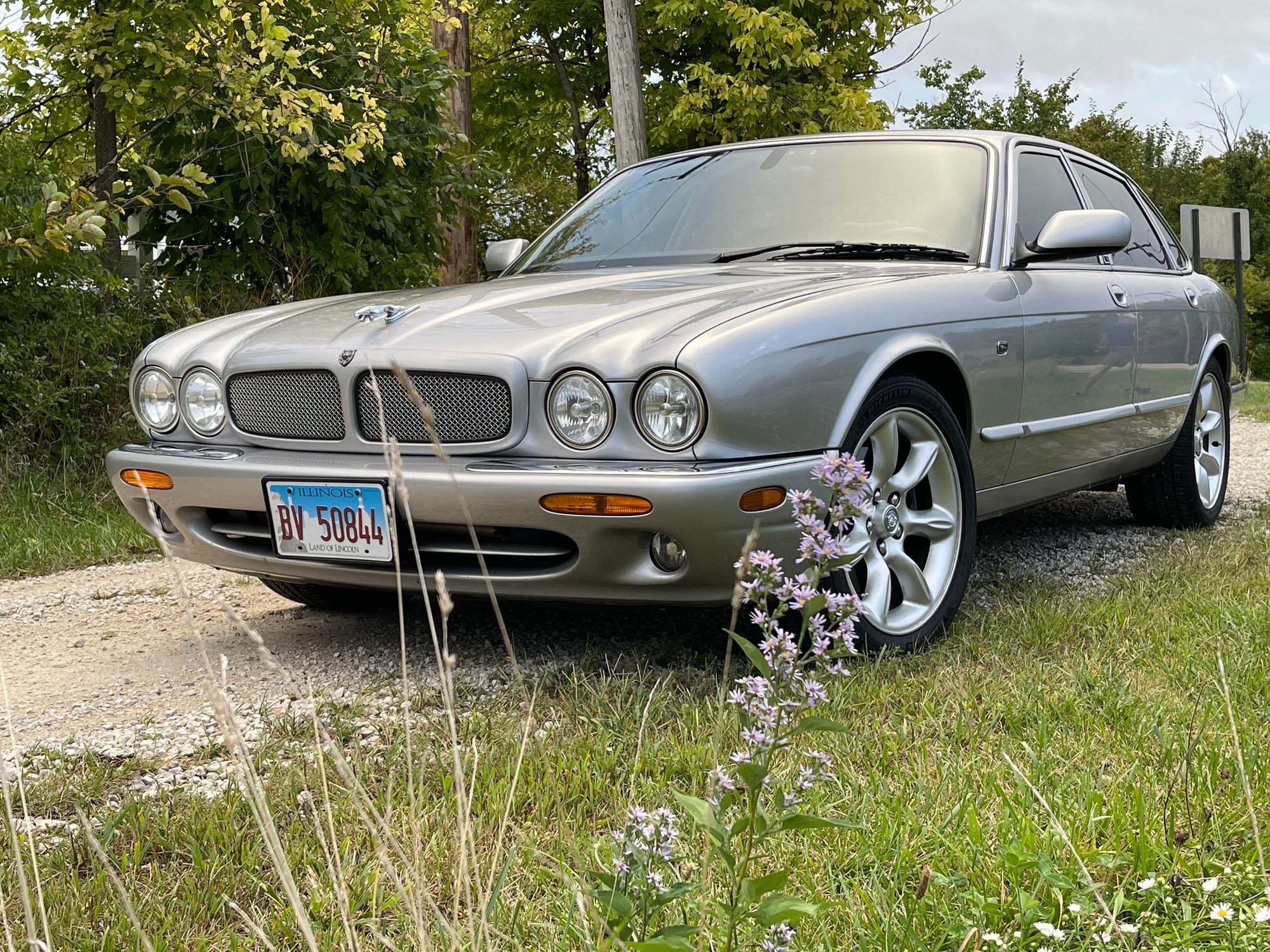 2000 Jaguar XJR - Extremely clean 2000 XJR 90k miles - Used - VIN Wmwsv3c59bty13385 - 90,000 Miles - 8 cyl - 2WD - Automatic - Sedan - Silver - Oswego, IL 60543, United States
