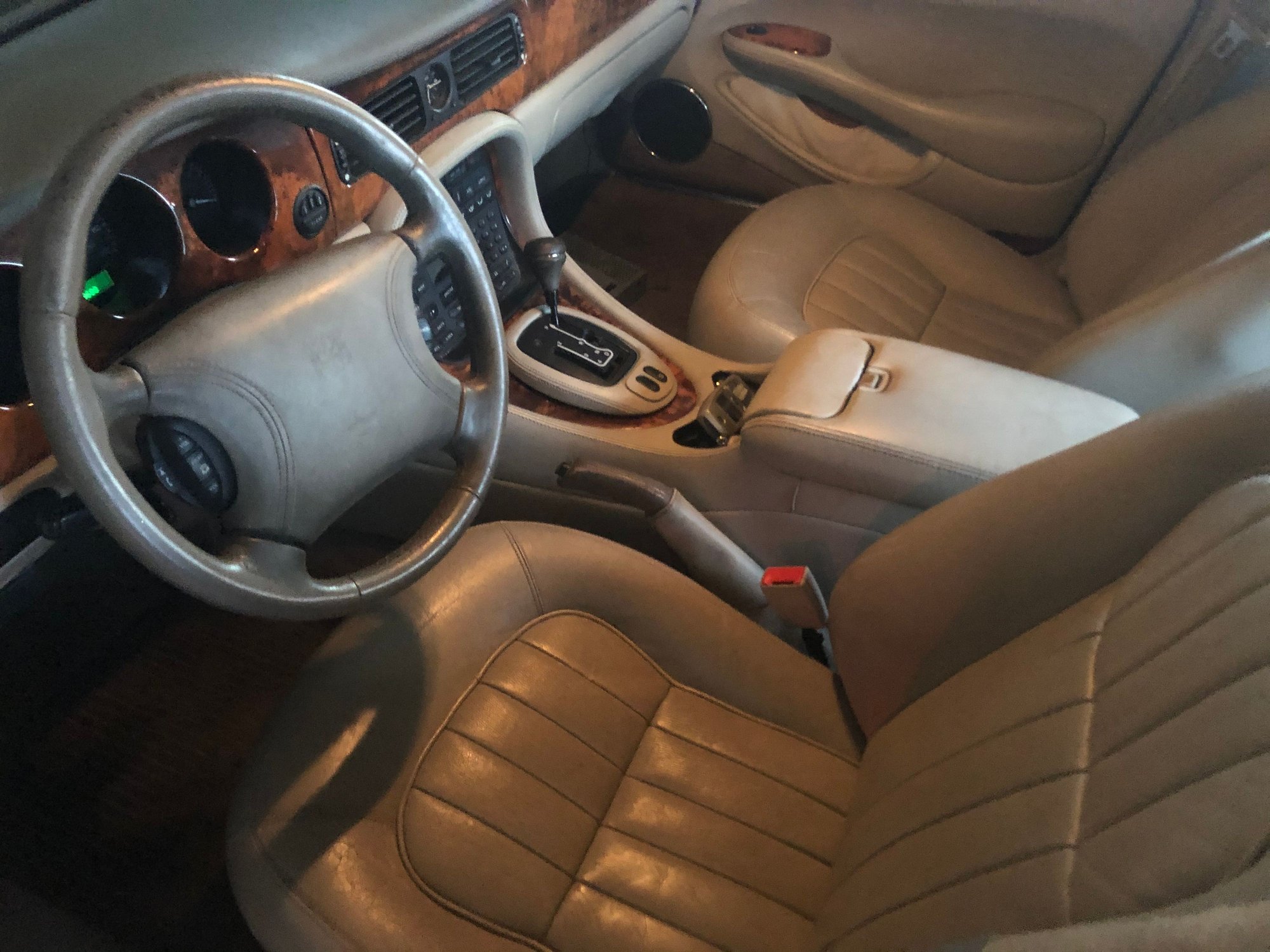 1998 Jaguar XJ8 - Cheap jag - New - VIN SAJHX1240WC840051 - 142,000 Miles - 8 cyl - 2WD - Automatic - Sedan - Red - Boerne, TX 78015, United States