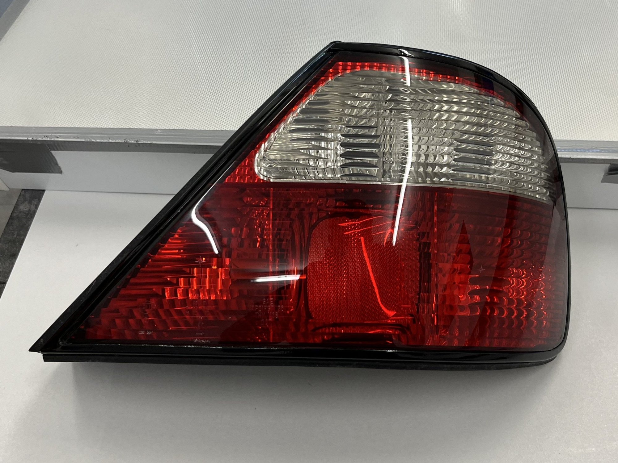 Lights - X308 XJ Taillight (left & right) - Used - 1998 to 2003 Jaguar XJ8 - Vienna, Austria