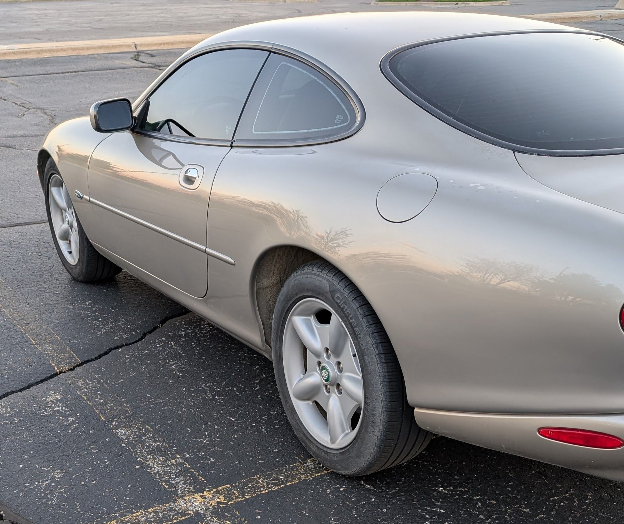 1998 Jaguar XK8 - Hardtop coupe! Low miles - Used - VIN SAJGX5241WC020578 - 69,100 Miles - 8 cyl - 2WD - Automatic - Coupe - Gold - Barryton, MI 49305, United States
