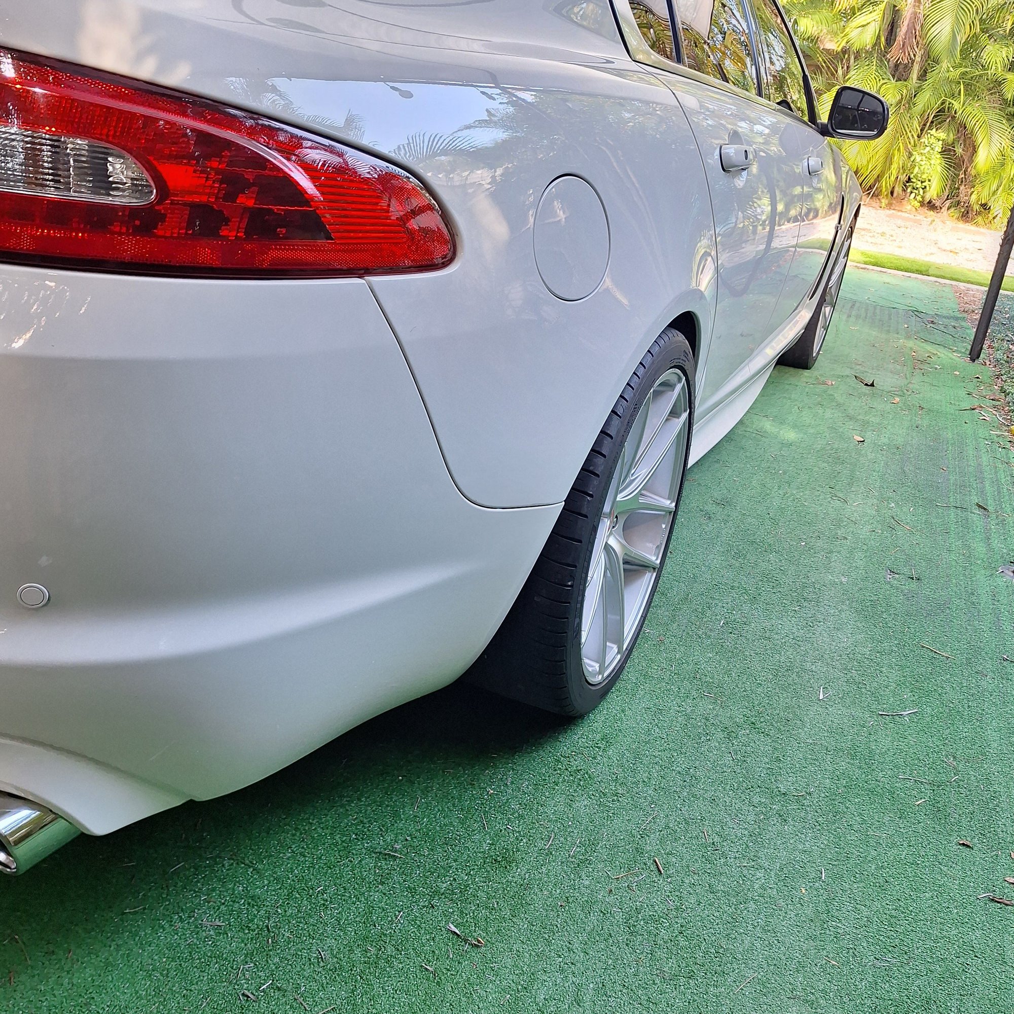 2010 Jaguar XFR - Jaguar xfr supercharged - Used - VIN SAJXAOJC6MR50962 - 96,000 Miles - 8 cyl - 2WD - Automatic - Sedan - White - Fort Lauderdale, FL 33304, United States