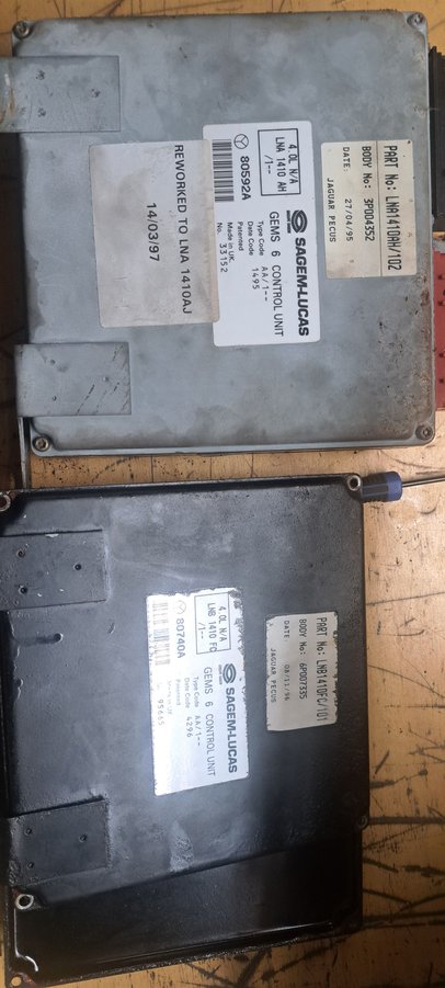 Silver (top) original to the 95 running vehicle.
