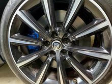 Larger diameter "r" sized rotor and caliper mounts right up to base or s models