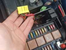 This is the yellow connector I am talking about.