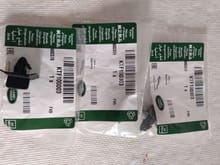 Clips for wheel well liner access panel KTF100003