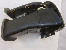 3 holes in bottom of side de-mister duct