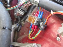 Light duty fuses for the warning lights, trigger circuits as shown in the diagram