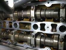 2009 4 22 (4)
Leaky valve covers being fixed
No oil sludge or deposits