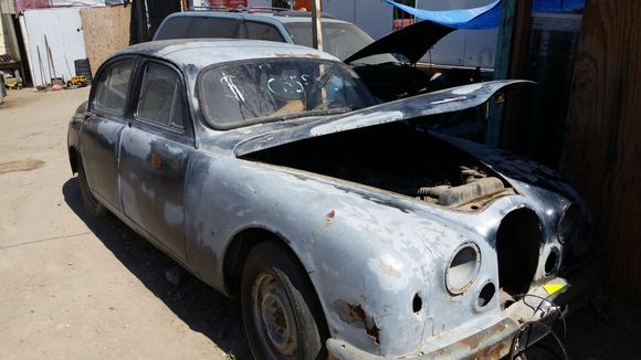 1959 Mk1 about to go to the crushing yard down Mexico way. (saved)